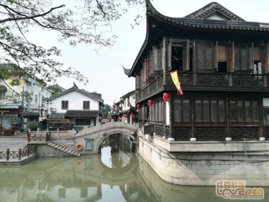网红奶茶赛道退潮:伏小桃门店仅剩29,台盖被放弃,厝内小眷村濒临倒闭